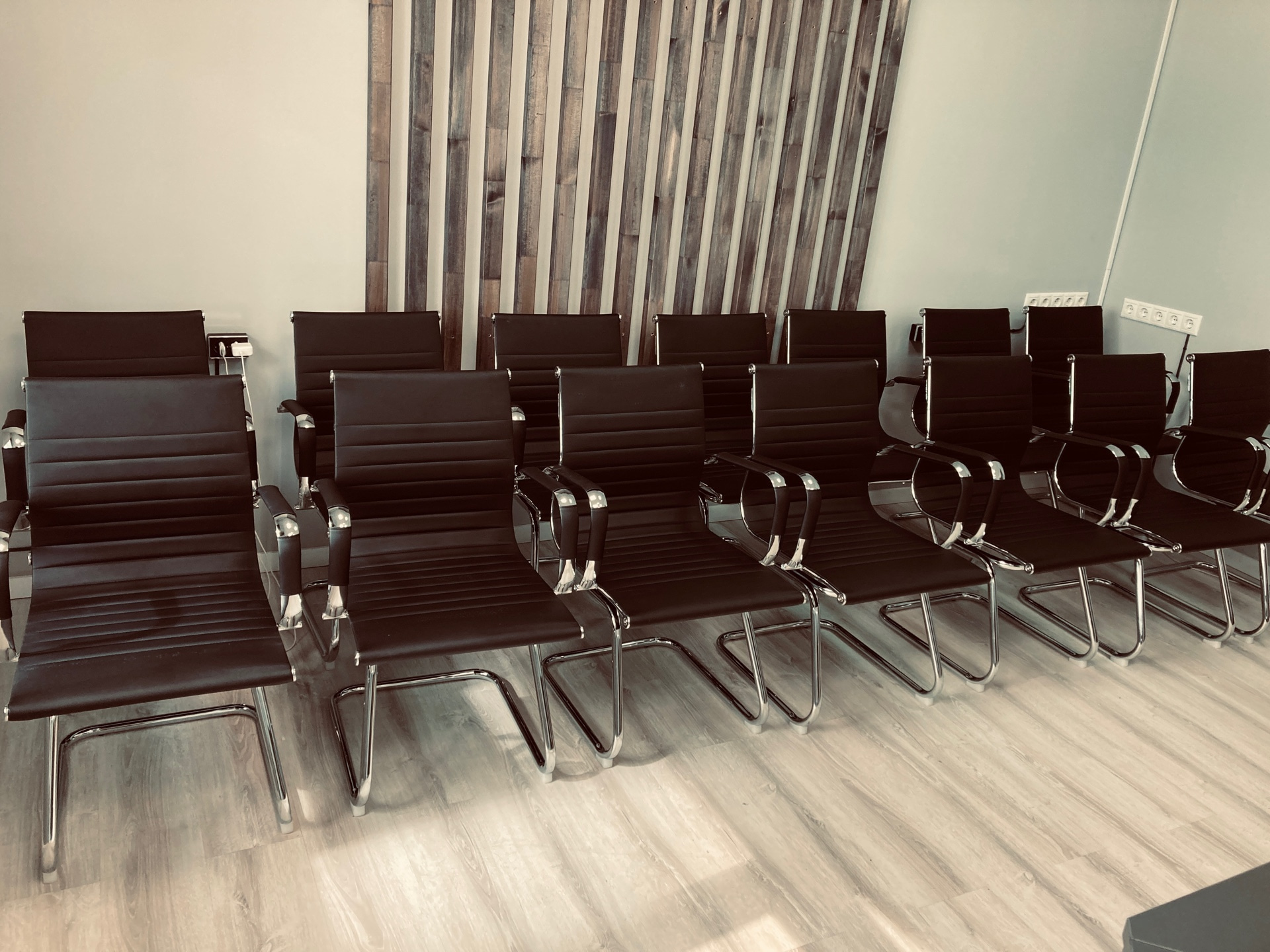 Кресло посетителя College CLG-620 LXH-C