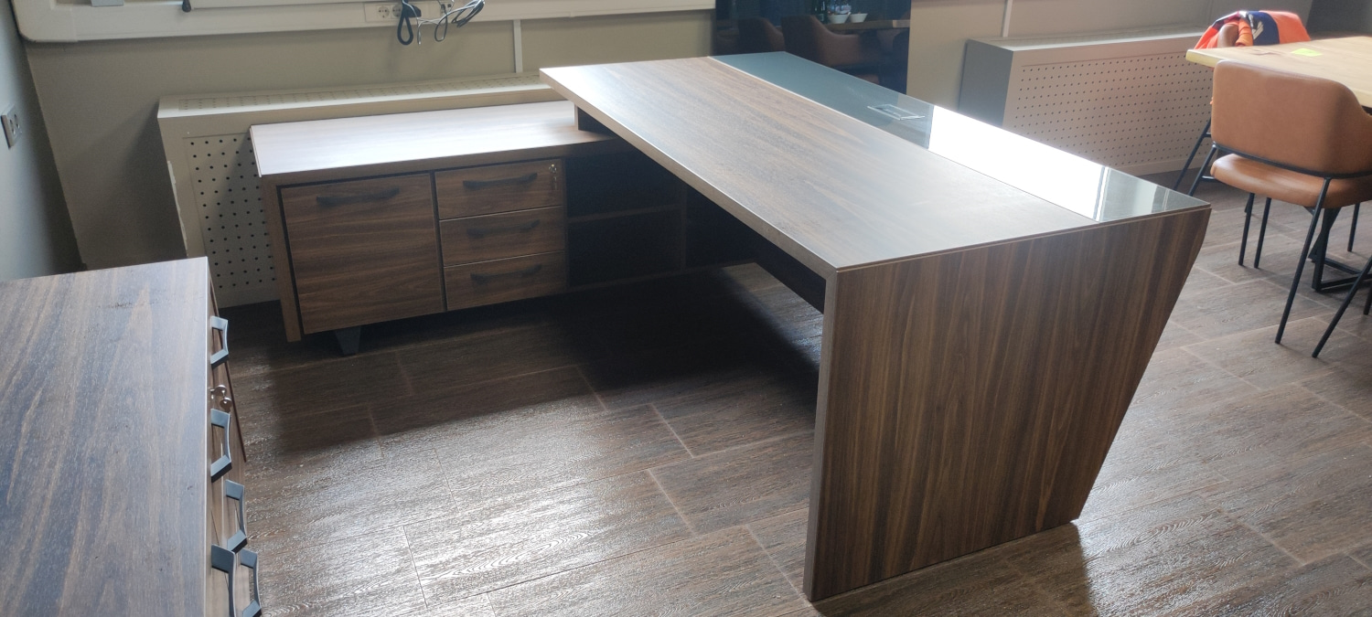 Стол руководителя Corner COR.SRT-18(L)