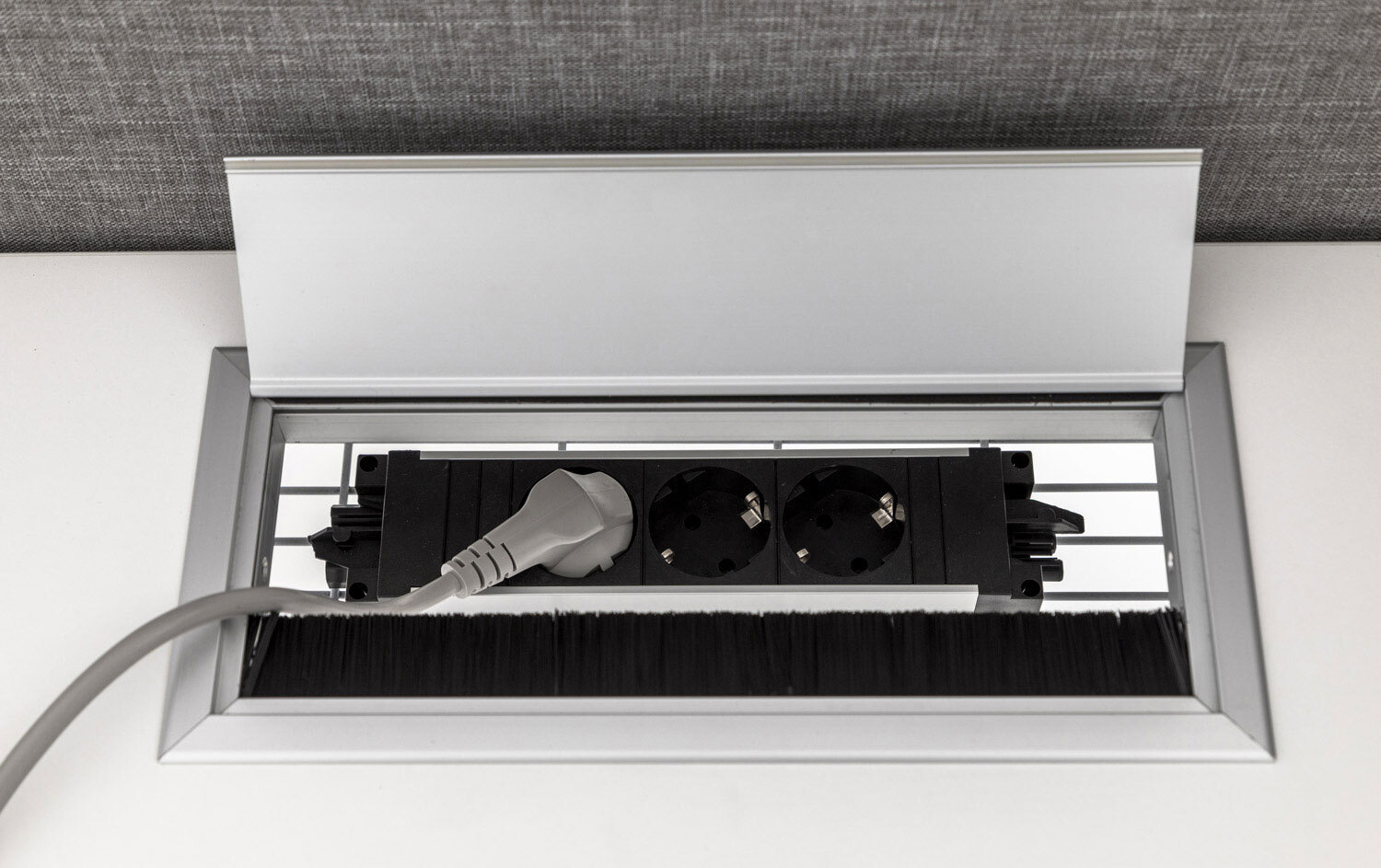 Блок электрификации Under Desk 2P+2USB A+C